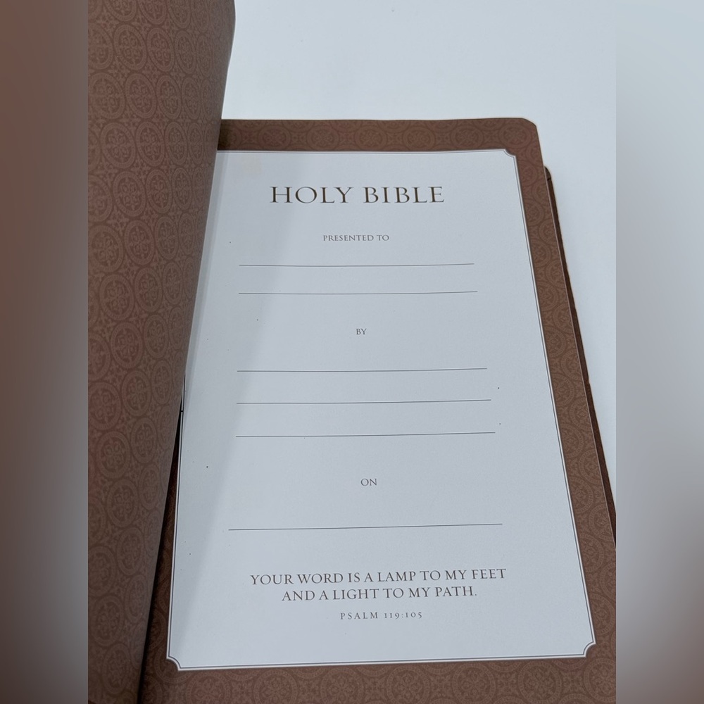 NKJV HOLY BIBLE SUPER GIANT PRINT EDITION REFERENCES RED LETTER LEATHER T NELSON - Picture 6 of 10
